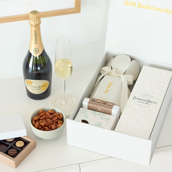 Champagne Hamper | Gift Baskets | Gifts for Friends – Edible Blooms New ...