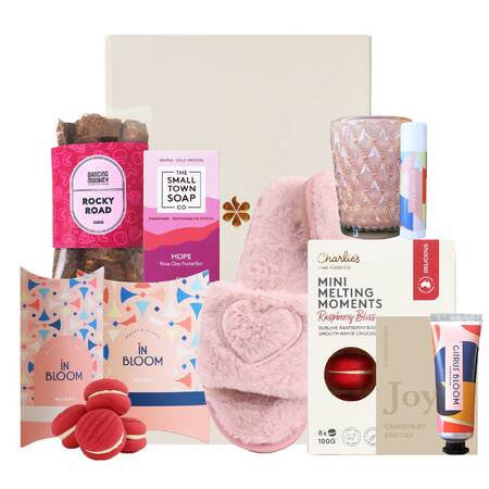 Pamper Treat Gift Hamper | Gift Baskets | Gifts for Friends – Edible ...